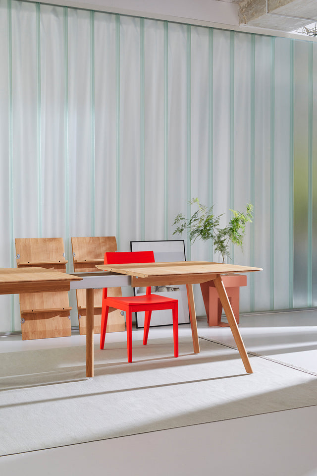 MEYER EXTENDABLE TABLE