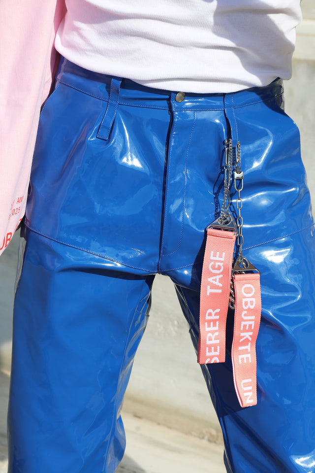 OUT KEY CHAIN